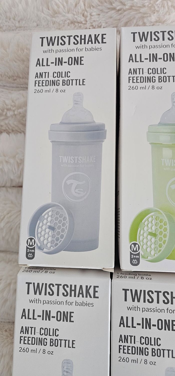 Lot de 4 biberons anticoliques Twistshake neufs - photo numéro 2