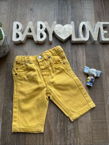 - Jeans Kitchoun     - 1 mois  - Très bon état
