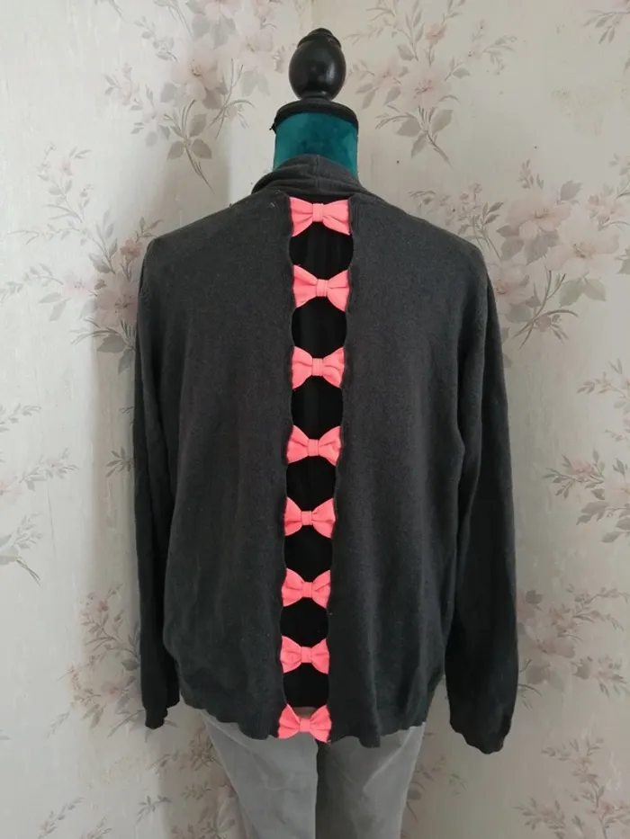 Gilet gris ouvert dans le dos avec nœuds rose fluo / little marcel / (XL) - photo numéro 4