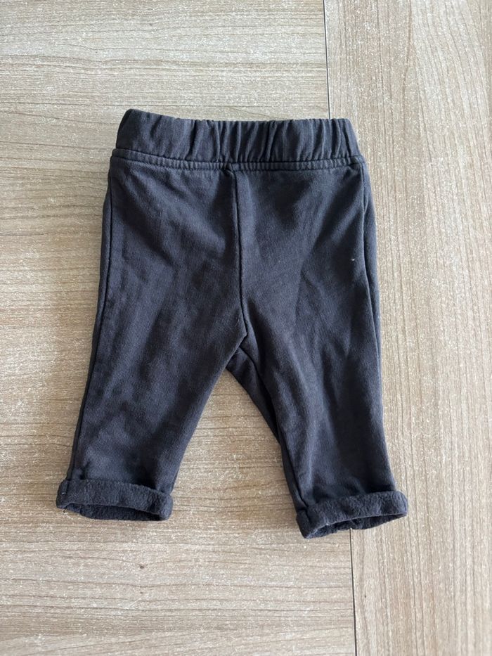 Pantalon 1 mois - photo numéro 1