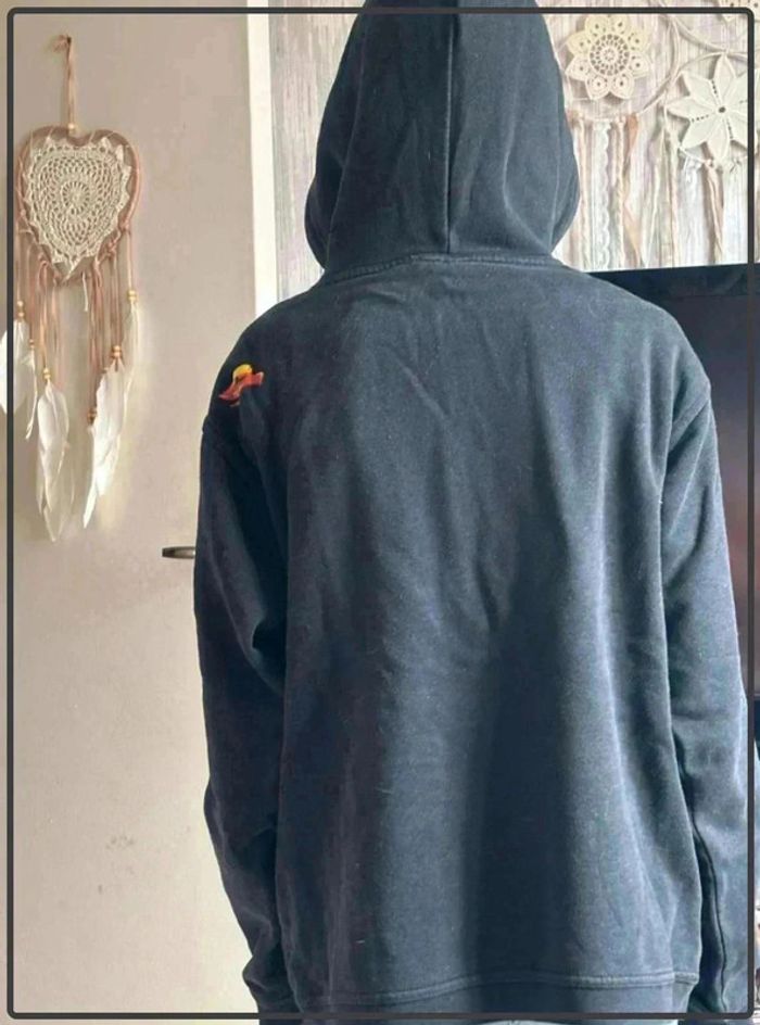 Pull  flamme  taille 14ans  marque ha  k - photo numéro 2