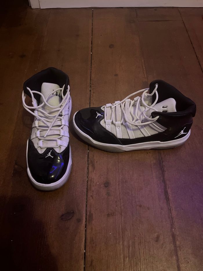 Air Jordan 11