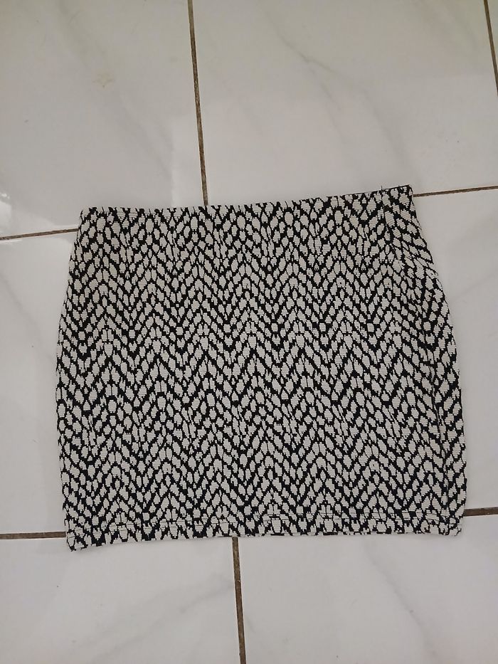 Mini jupe femme taille 38 mztiere acrilyque marque camaieu