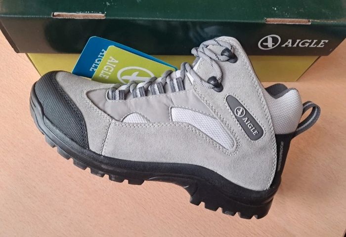 Aigle chaussures de marche randonnée P.38 neuves - photo numéro 2