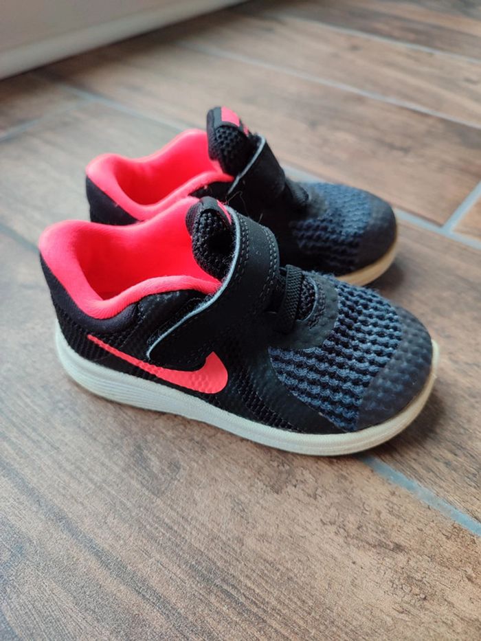 Baskets Nike Révolution 4 - photo numéro 4