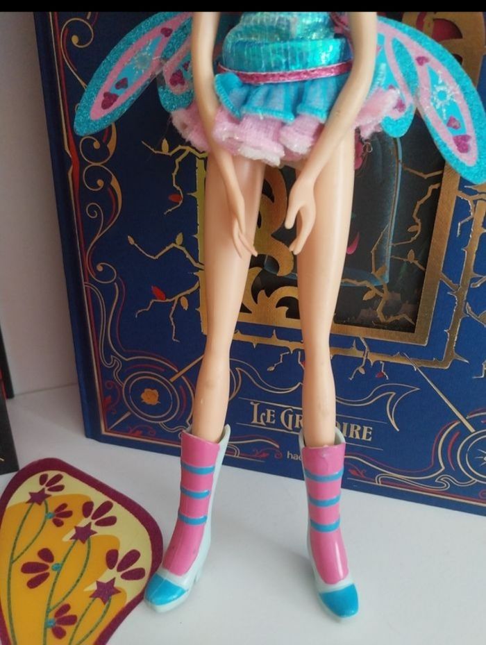 3 Poupées Bloom Stella Flora Believix Winx Club Smoby saison 4 Fairy of Music - photo numéro 4