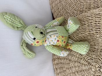 LAPIN MAXITA DOUDOU VERT IMPRIME VICHY ET FLEURS RAYE 