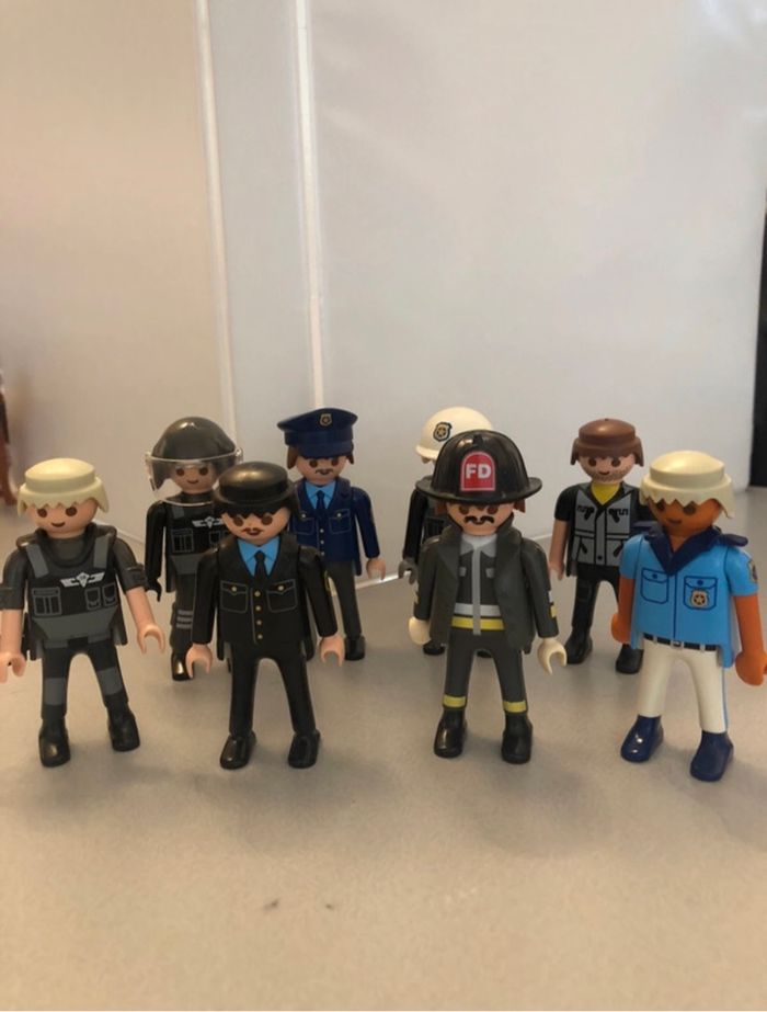 Lot de 8 figurines playmobil thème police et sécurité