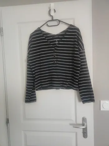 Pull bleu marine rayé TBE