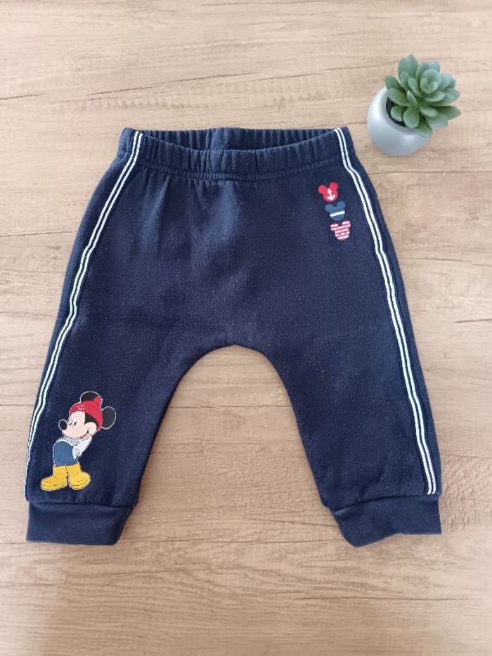 Jogging Mickey
