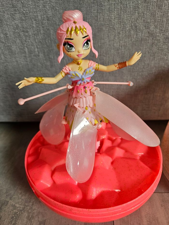 Figurine Fée VOLANTE CRYSTAL FLYERS hatchimals - photo numéro 4