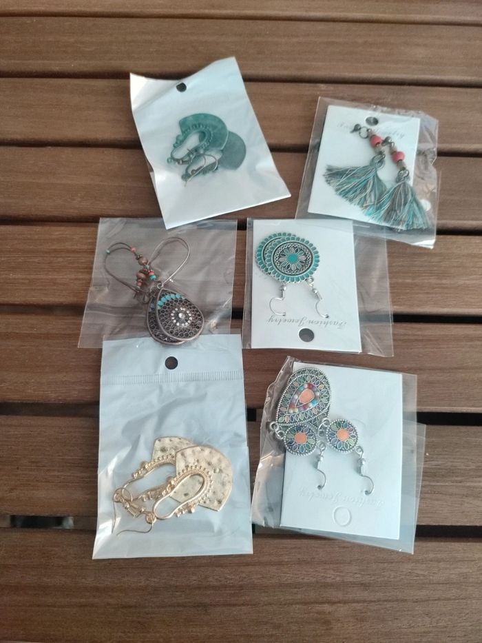 Lot 24 boucles d'oreilles fantaisie - photo numéro 3