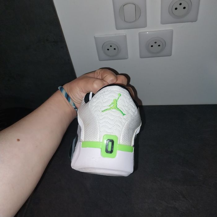 Basket Jordan Tatum 2 Néon ~ Basket-ball ~ Blanche Noire Verte ~ pointure 44 - photo numéro 7