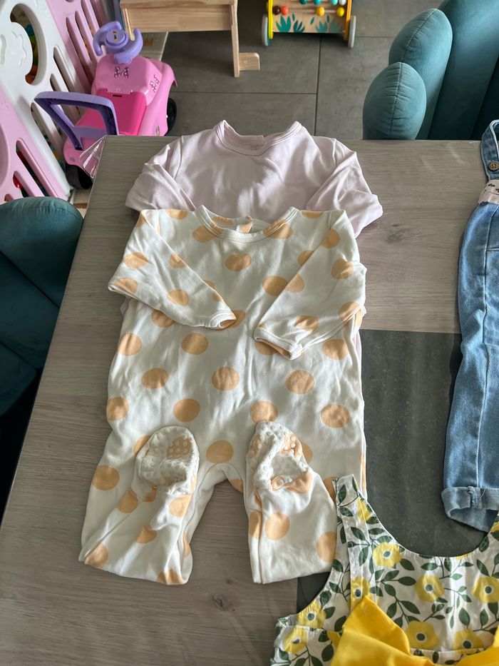 Lot de vêtements fille 12 mois - photo numéro 5