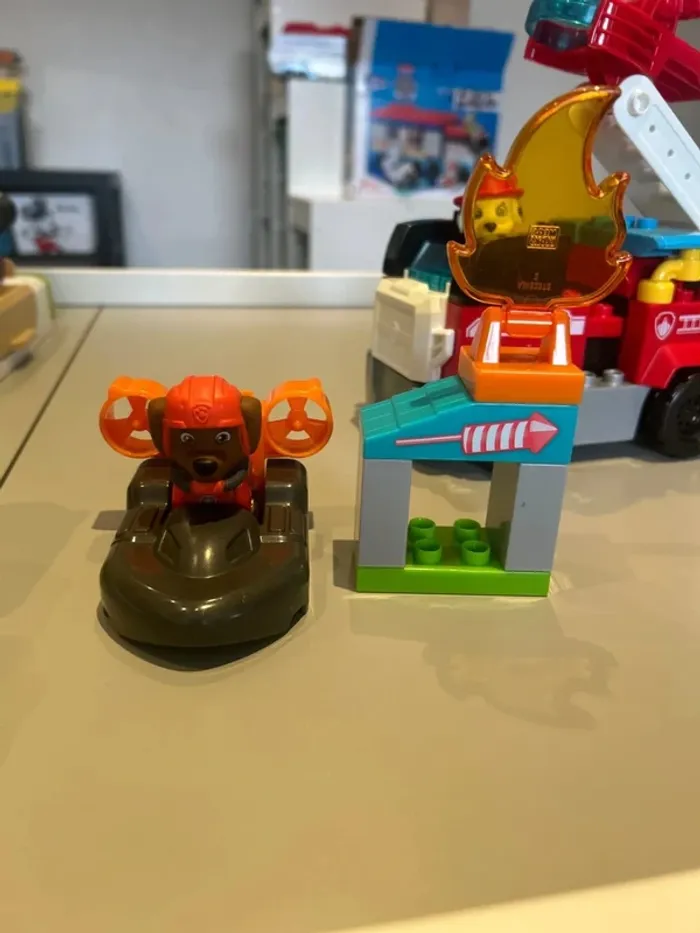 Mega bloks Pat Patrouille  Le Camion de Pompier de Marcus + Zuma - photo numéro 5