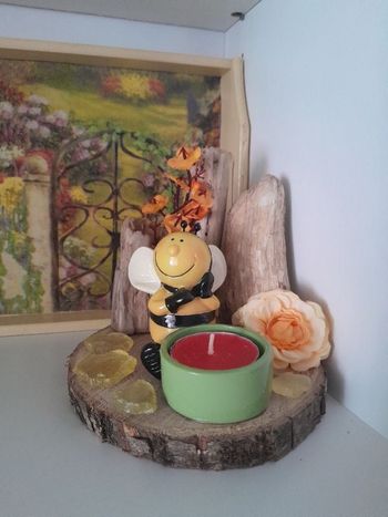 Décoration en bois abeille