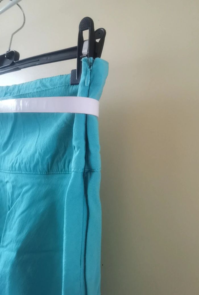 Jupe turquoise et ceinture blanche - photo numéro 3