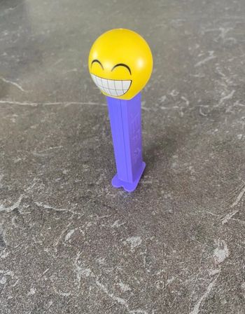 Distributeur PEZ smiley