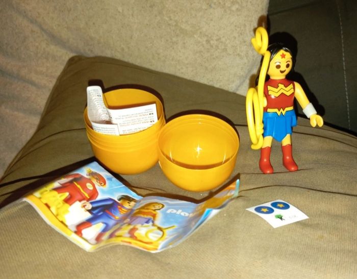 Playmobil x Kinder Maxi