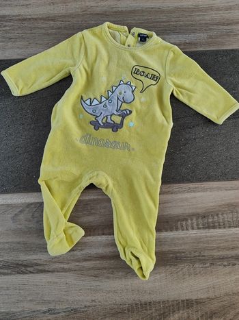 Pyjama roar