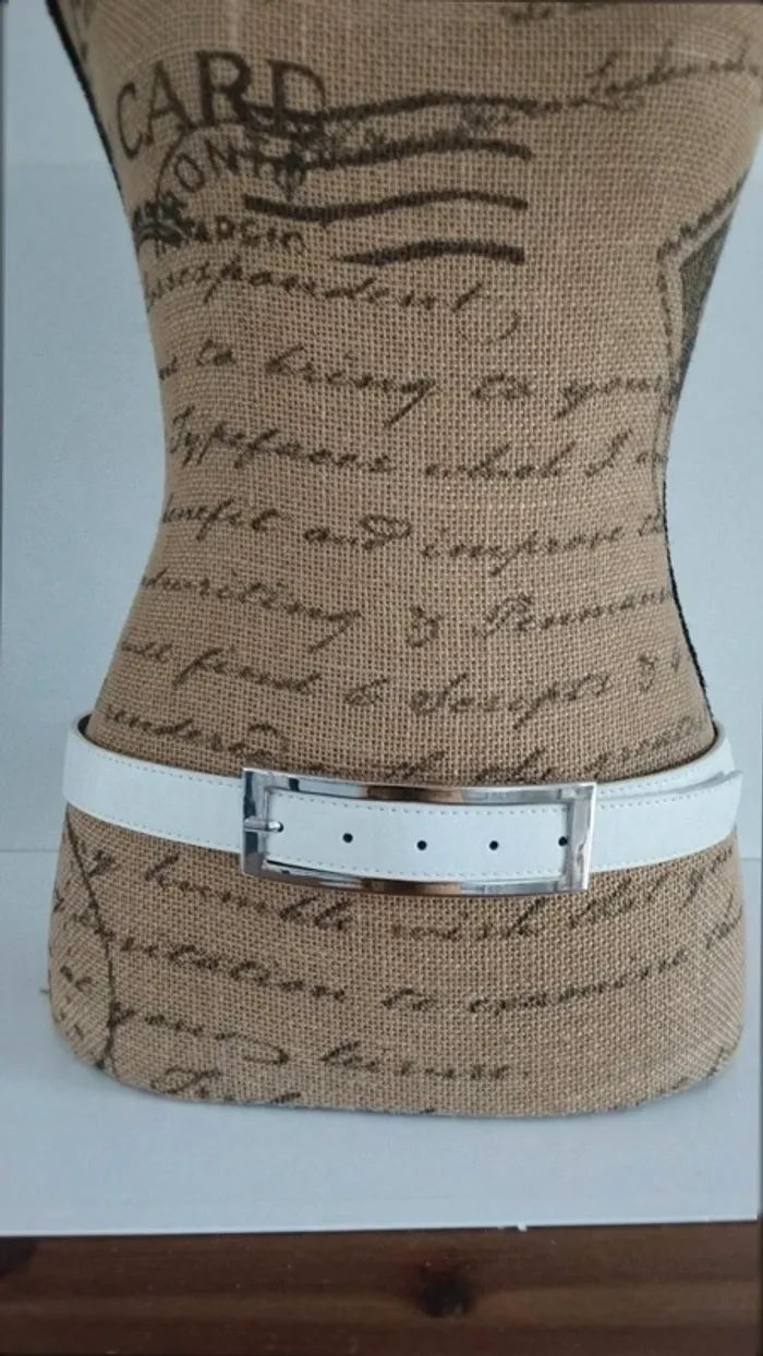 Ceinture blanche boucle rectangulaire argenté 90 cm