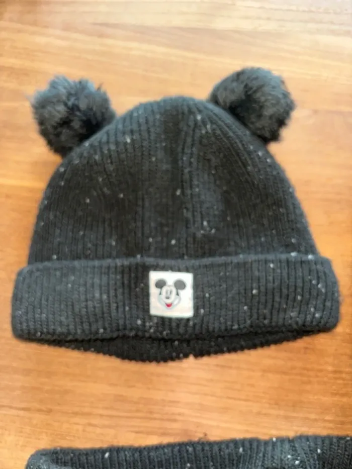 Ensemble bonnet Mickey kiabi 49cm+bonnet noir Zara 49cm - photo numéro 2