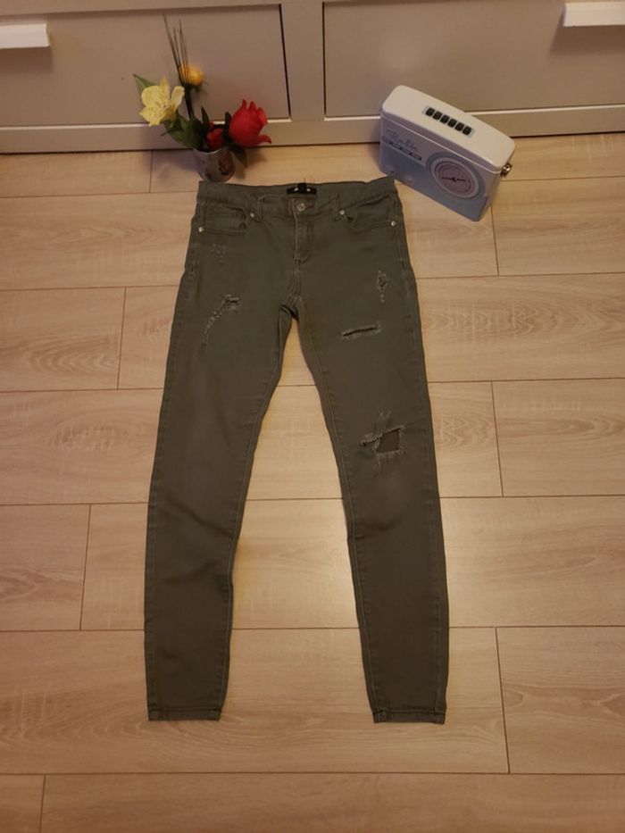Jean troué 🎀 Jennyfer taille M 4€ - photo numéro 3
