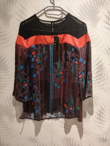 Haut Sisley Imprimé Floral Tropical Rouge Noir XS neuf