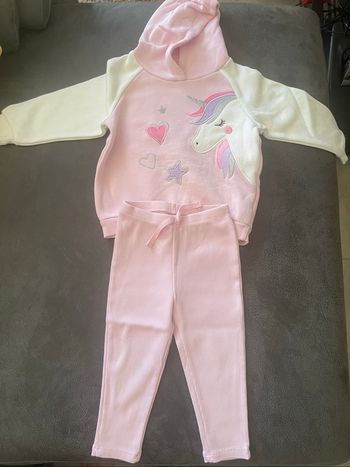Ensemble de sport rose et blanc Primark 2 ans
