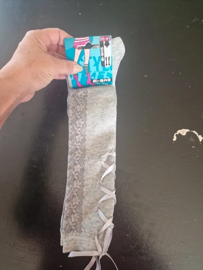 Chaussettes mi bas, T. 35 - 41 - photo numéro 3