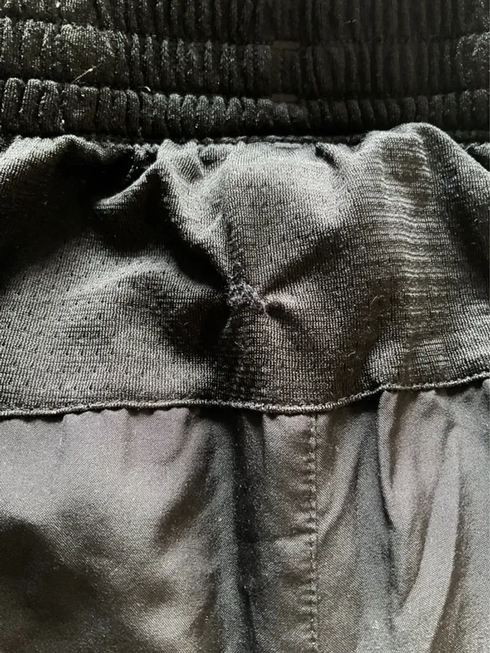 Short léger de sport noir pour homme Adidas taille S 458 - photo numéro 5