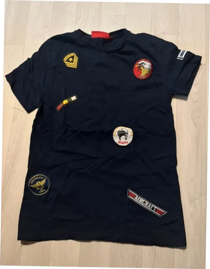 T-shirt bleu marine aeropilote manches courtes très bon état 12 ans