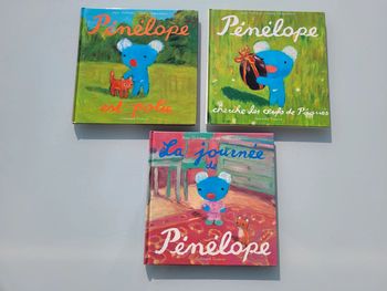 Les aventures de Pénélope : cherche les oeufs de Pâques, P. Est polie et la journée de P. 64