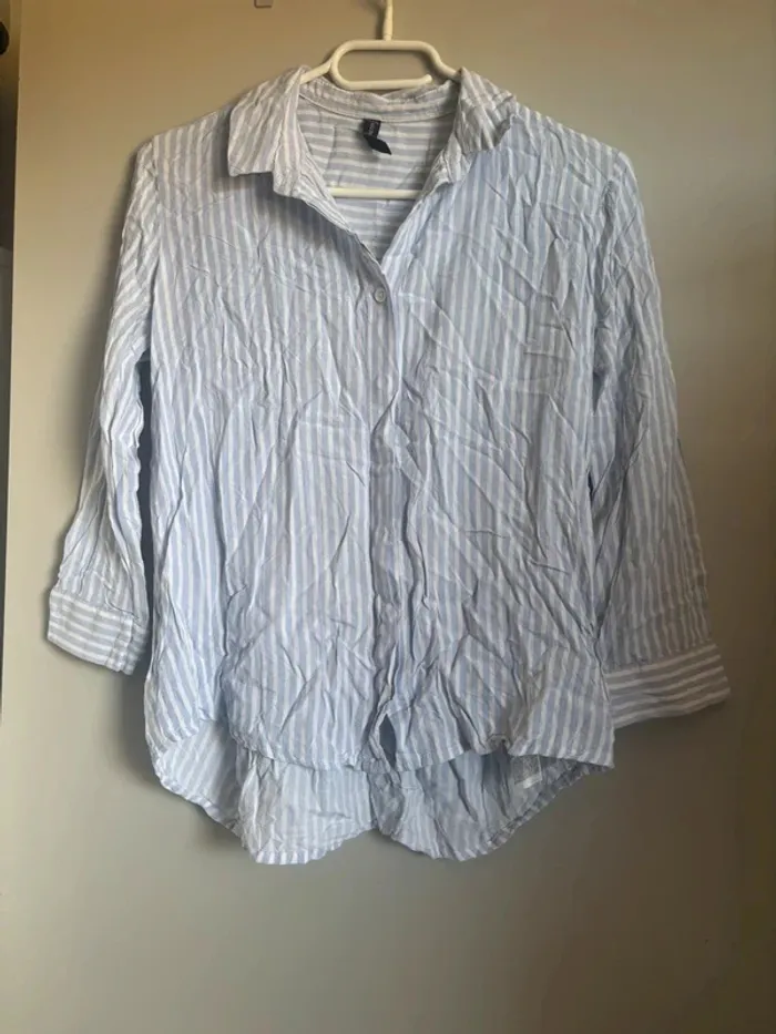 Chemise blanche et bleu taille xxs état neuf - photo numéro 2