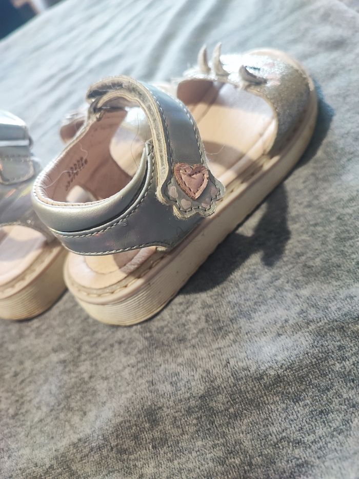 Sandales pointure 26 - photo numéro 3