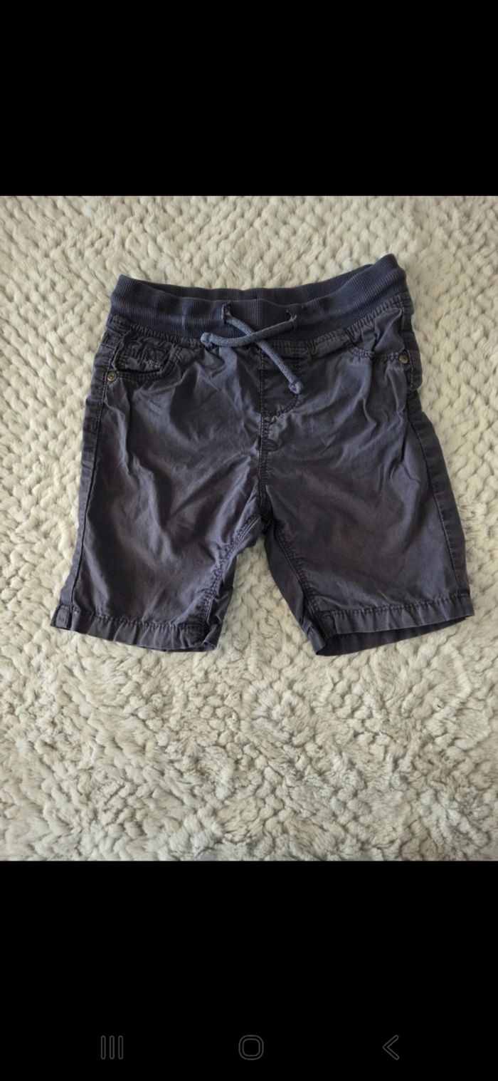 Short 23 mois