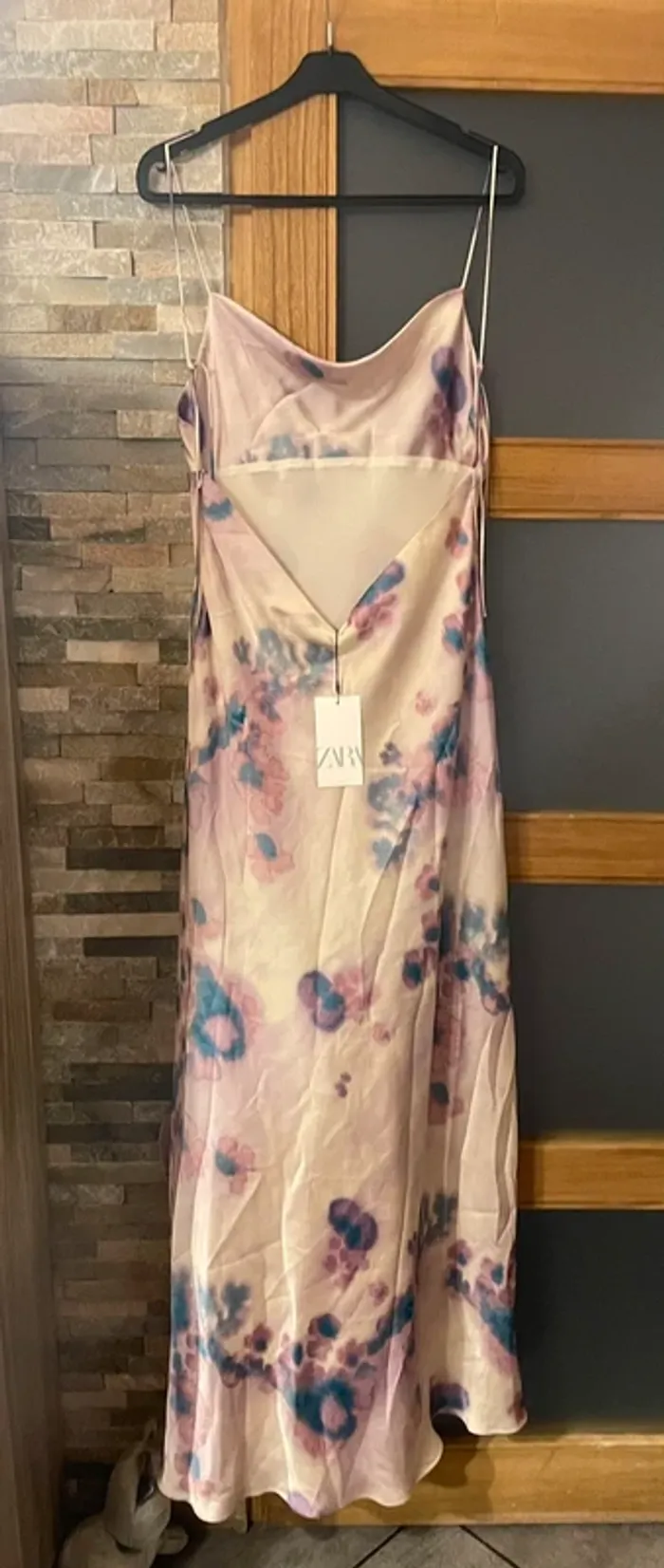 Magnifique robe été longue dos nu imprimé satinée Zara xl - photo numéro 2