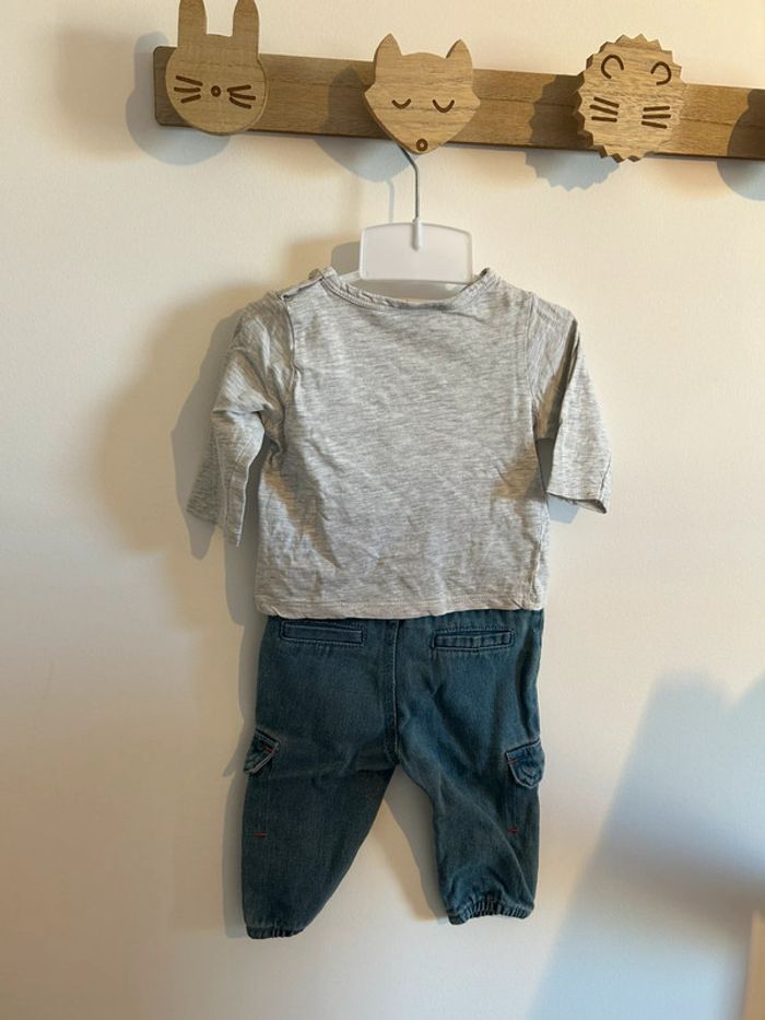 Ensemble bébé 6 mois - T-shirt gris et pantalon jean “Roarrr” - photo numéro 5