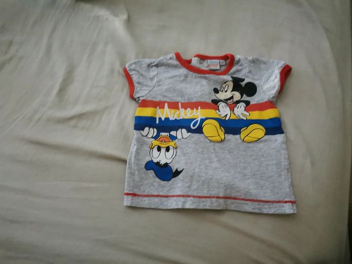 Tee shirt mickey et Donald 6mois