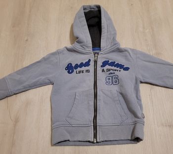Veste à capuche 2 ans