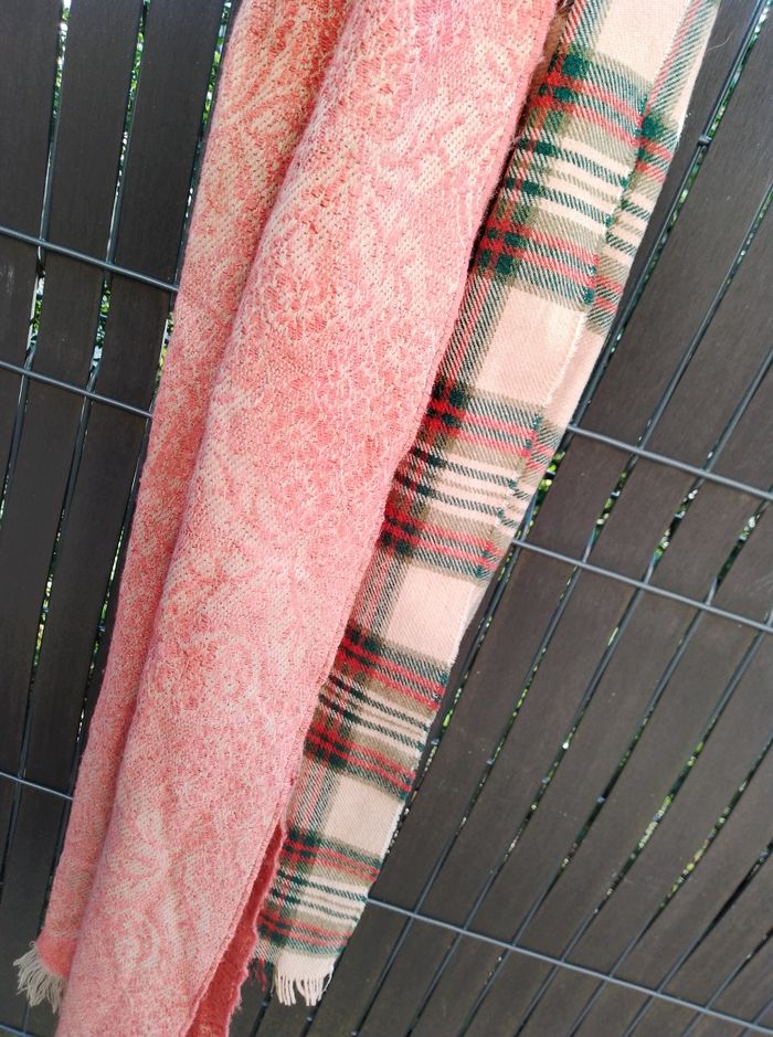 Lot de 2 écharpes vintage - photo numéro 4