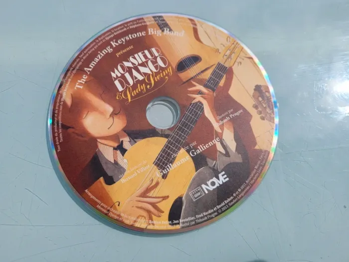 Livre avec CD 🎷 Monsieur Django et Lady Swing🎶 - photo numéro 3