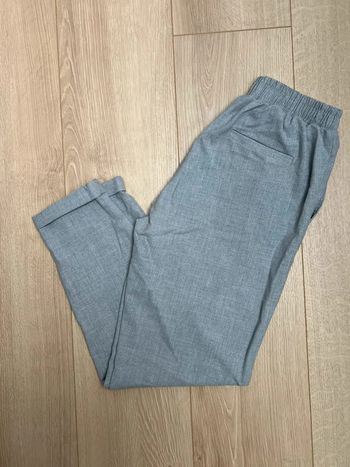 Pantalon Bershka gris