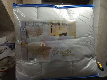 Couette 240x220 blanche neuve 550g/m²