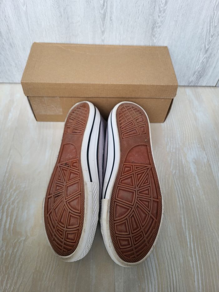 Baskets basses style converses pointure 40 - photo numéro 3