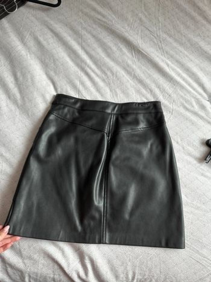 Lot short + jupe simili cuir neuf - photo numéro 5
