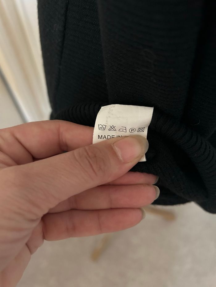 Robe noire - photo numéro 4