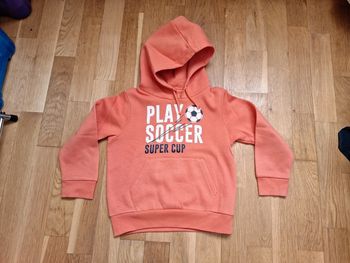 Sweat orange à capuche 6ans