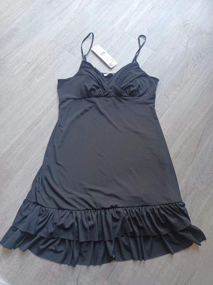 Robe femme noire neuve avec étiquette