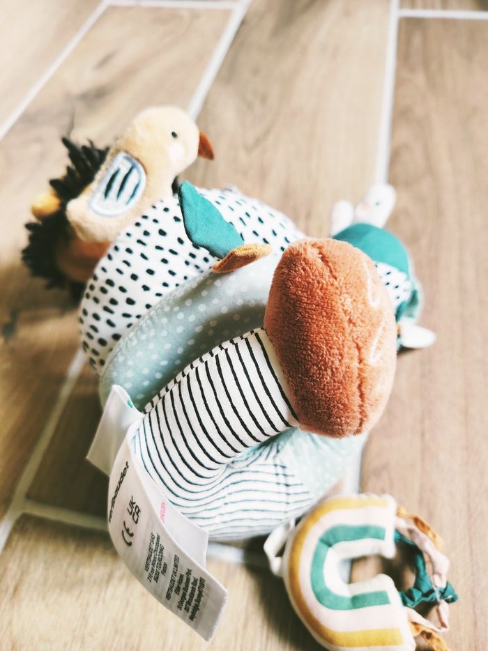 🦁Peluche doudou d'éveil Spirale multi activités sensorielle Tanzanie Lion en tissu Vertbaudet - photo numéro 5